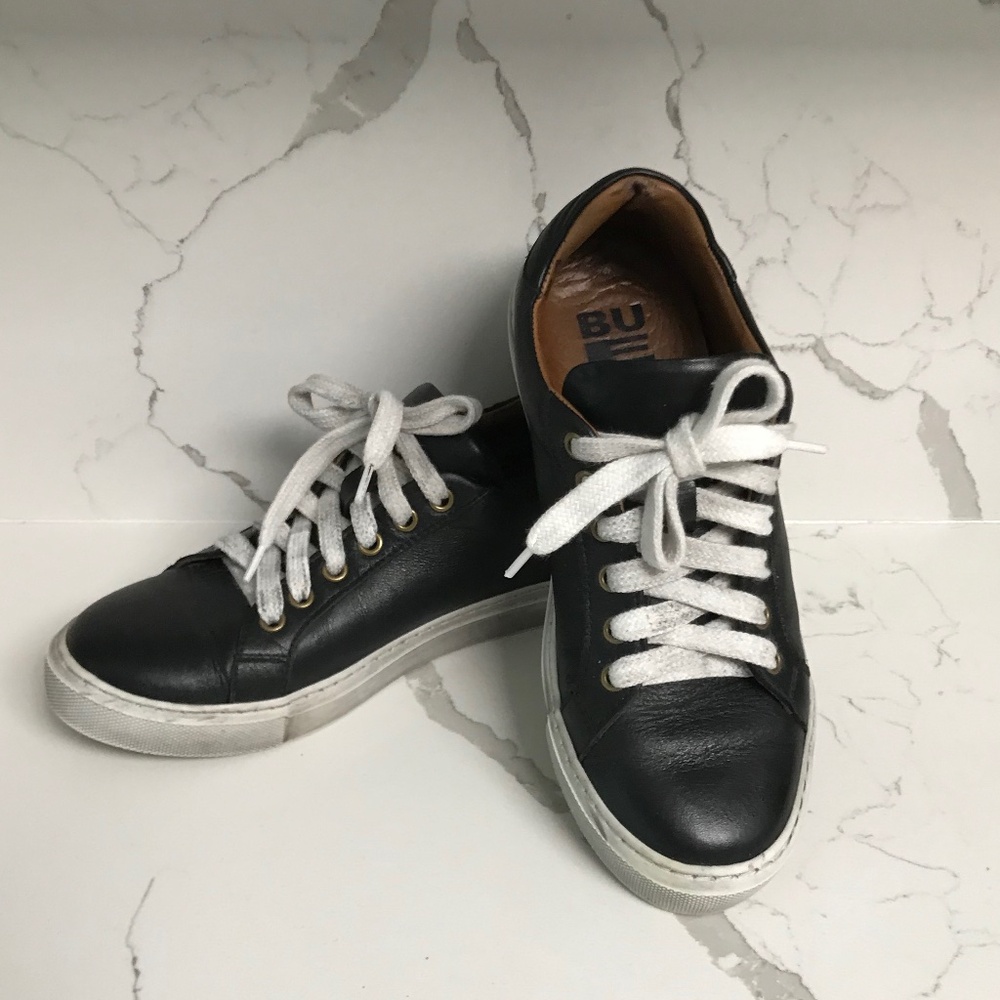 Bueno Handworked Black Leather Lace up Sneakers EU 37